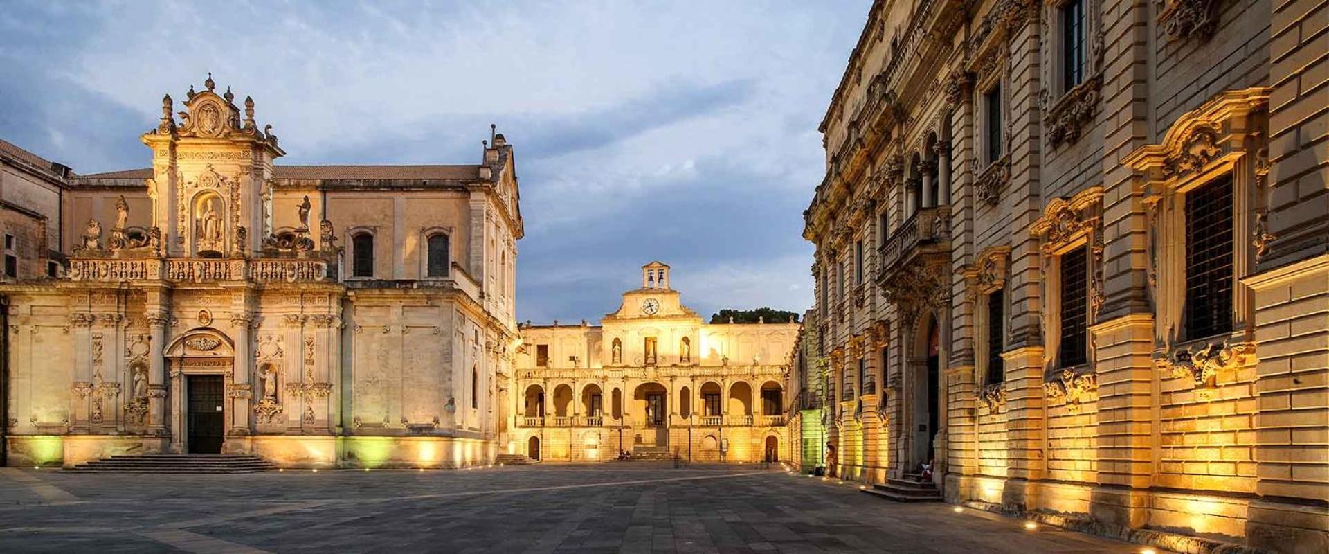 "Il Vecchio Salone" Appartamento In Pieno Centro Con Garage Privato Lecce Extérieur photo